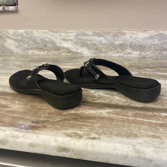 COPY - Minnetonka Black Sandals w/ silver embellishments. Sz 7 1/2 - Picture 4 of 7